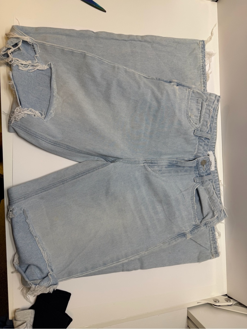 Light Wash Distressed Ankle-Length Women's Jeans